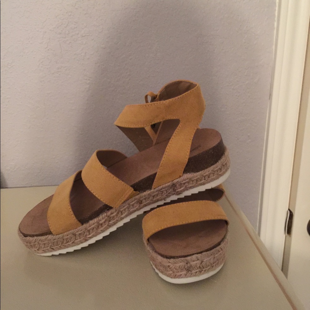 NWOT Yellow platform espadrilles!
